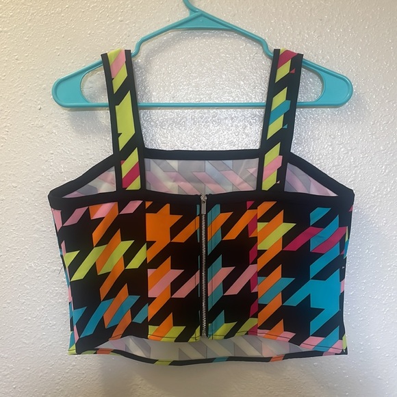 NY&Co Neon Geometric 80s/90s Style Crop Top - Picture 5 of 5